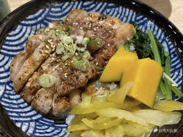 ［新竹市/東區］ 禧樂 丼飯 刺身 炭燒🇯🇵｜平價日本料理 魚肉&蔬菜味噌湯喝到飽🐟 