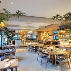 Golden Fish Sky Bar User Photo