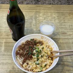 老麻抄手重庆小面(解放碑店) User Photo