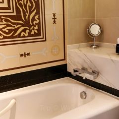 中街吊炉饼鸡蛋糕小吃部 User Photo