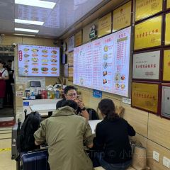 老麻抄手重庆小面(解放碑店) User Photo