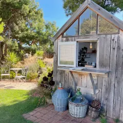 RABBIT HOLE User Photo