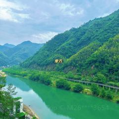 那云温泉度假村悬崖上的天空之城·云府中餐厅 User Photo