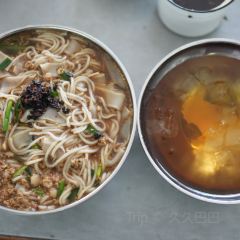 正宗杨记普洱酸醋米线(总店) User Photo