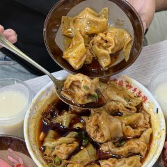 老麻抄手重庆小面(解放碑店) User Photo