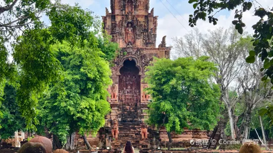 The Terracotta Garden at Lamphun Cafe