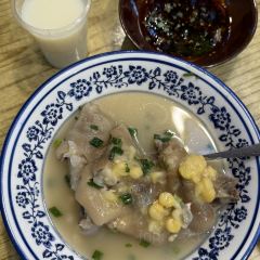 老麻抄手重庆小面(解放碑店) User Photo