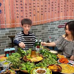 YEU JI XING LONG User Photo