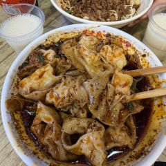 老麻抄手重庆小面(解放碑店) User Photo