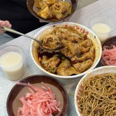 老麻抄手重庆小面(解放碑店) User Photo