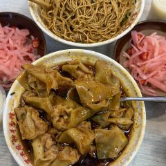 老麻抄手重庆小面(解放碑店) User Photo