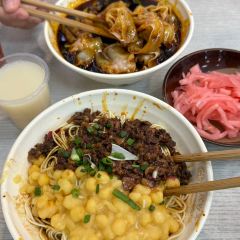 老麻抄手重庆小面(解放碑店) User Photo
