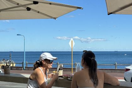 Little Bay Bar & Eatery