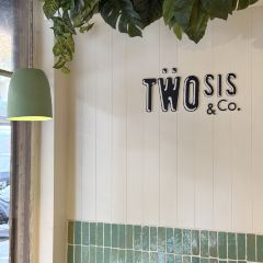two sis & co User Photo