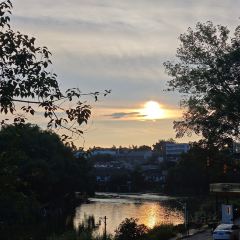 LI LING YE XIAO User Photo