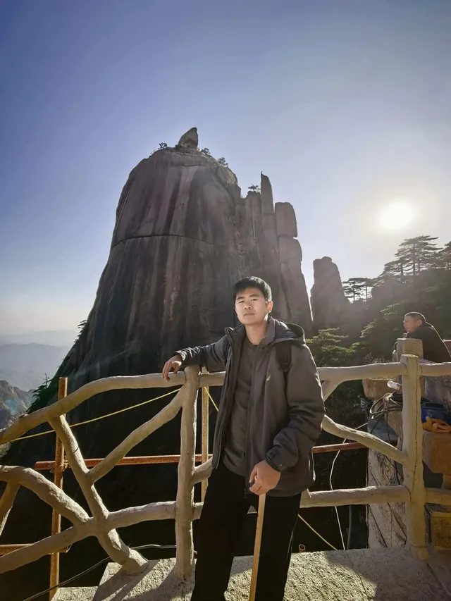 12月1號,天晴,徒步20多公里遊覽黃山 12月1號,天晴,徒步20多公里遊覽黃山