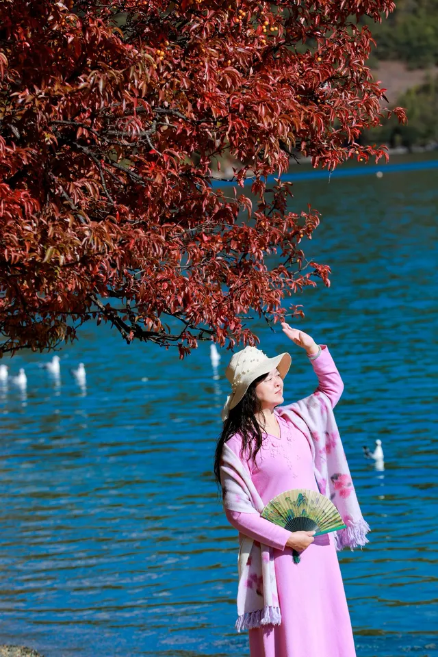 湖光山色共爭秋——瀘沽湖之秋