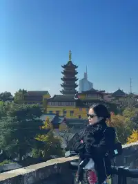 千年梵剎藏金陵，今日幸會雞鳴寺