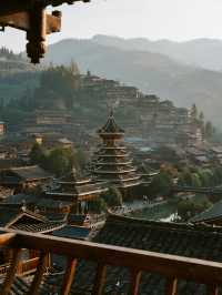 西江千戶苗寨秋季親子人像天花板!雲亭酒店機位絕了