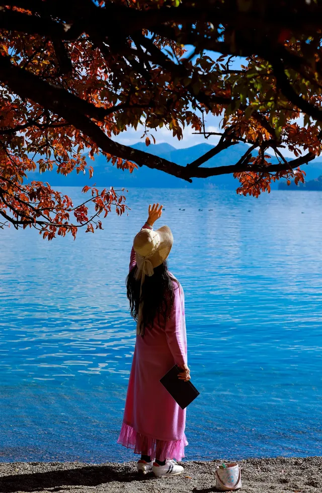 湖光山色共爭秋——瀘沽湖之秋