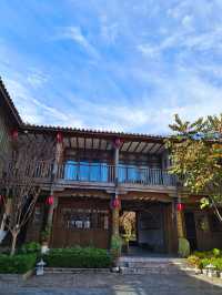 住進一首活著的納西詩篇